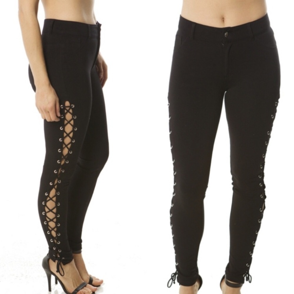 🌺LAST ONE! In Large🌺 lace up pant